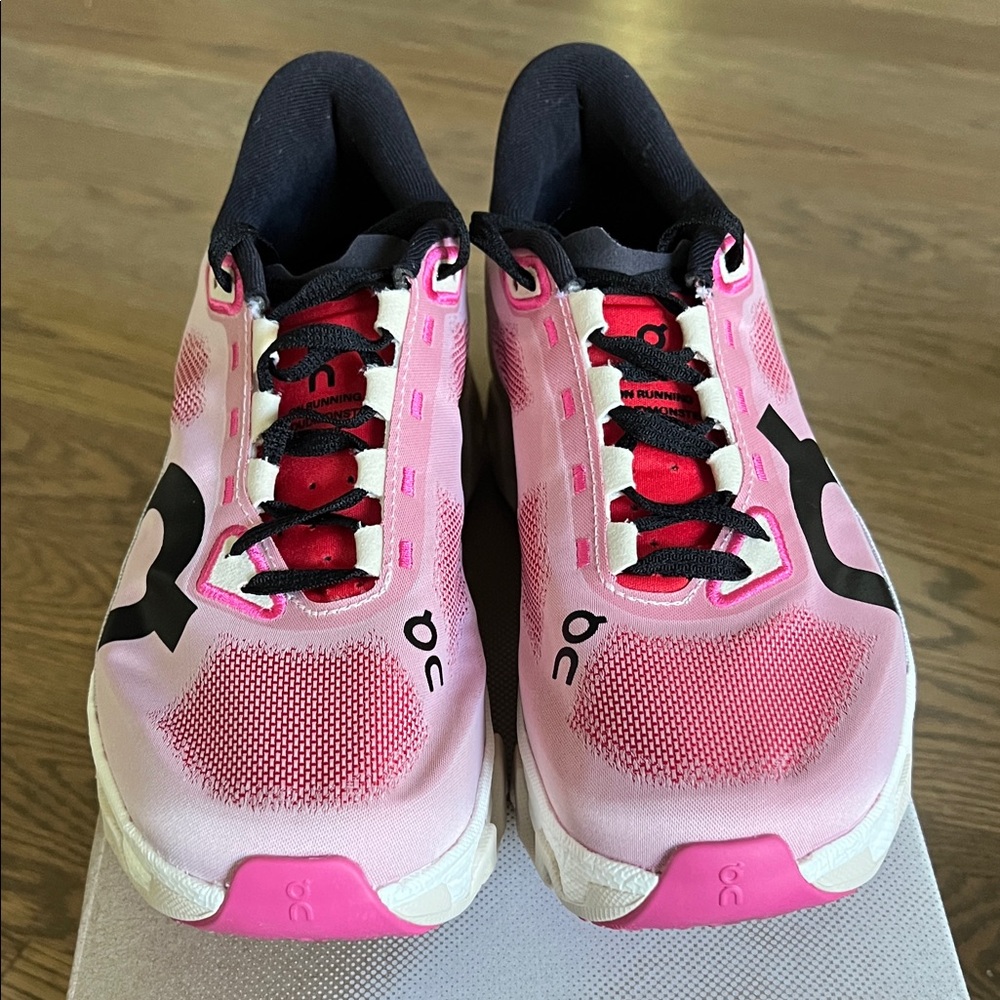 On Running Cloudmonster Hyper size 6.5 like new - Picture 6 of 7